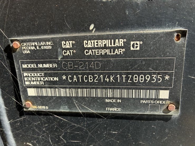 2016-caterpillar-cb-214d-image-24