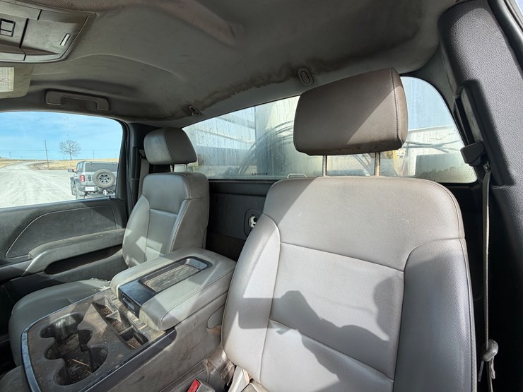 2015-chevrolet-3500hd-image-14