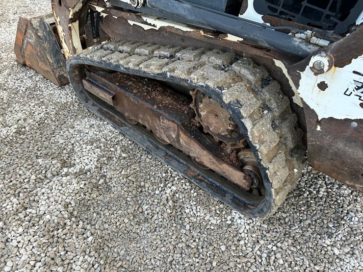 2017-bobcat-t450-image-17