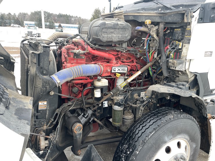 2022-kenworth-t680-image-30