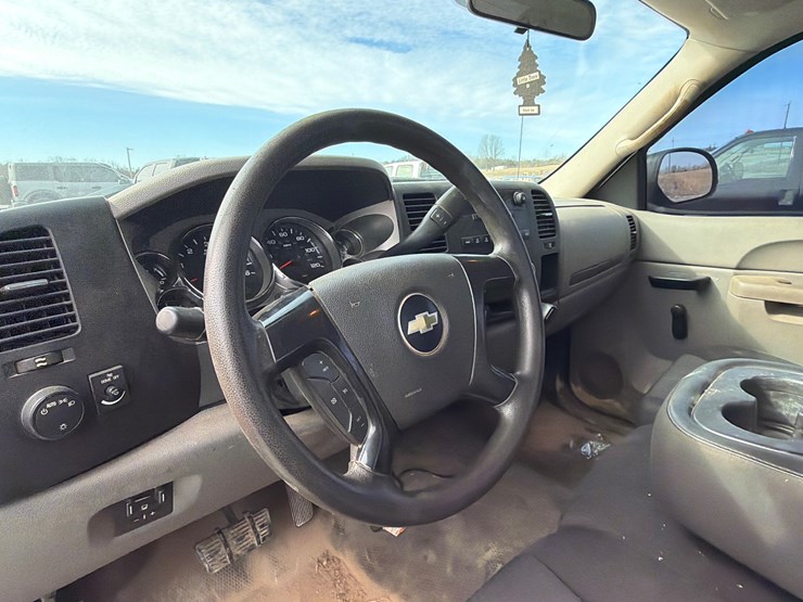 2014-chevrolet-2500hd-image-12