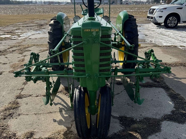 john-deere-h-image-3