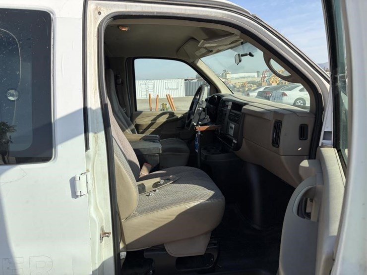 2007-utility-van-image-10