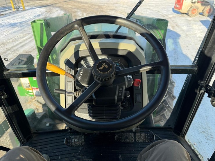 2016-john-deere-5100e-image-19
