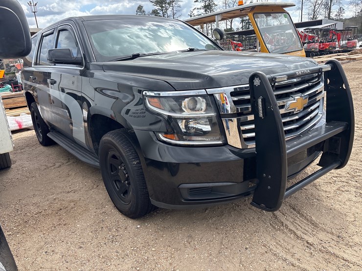 2019-chevrolet-tahoe-image-2