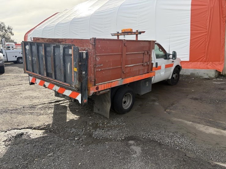 2004-ford-f350-image-3