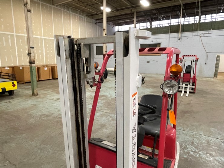 #185-•-toyota-7-runner-electric-forklift-image-12