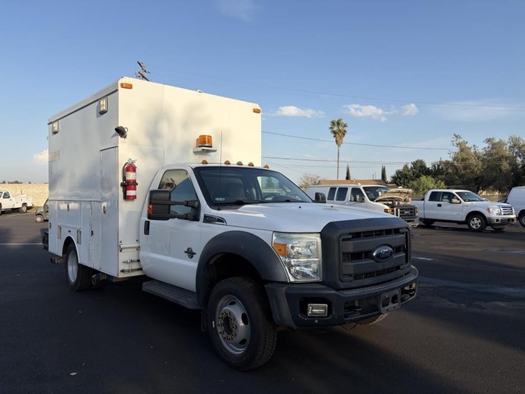 2012-ford-f550-image-2