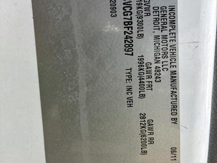 2011-chevrolet-2500-image-16