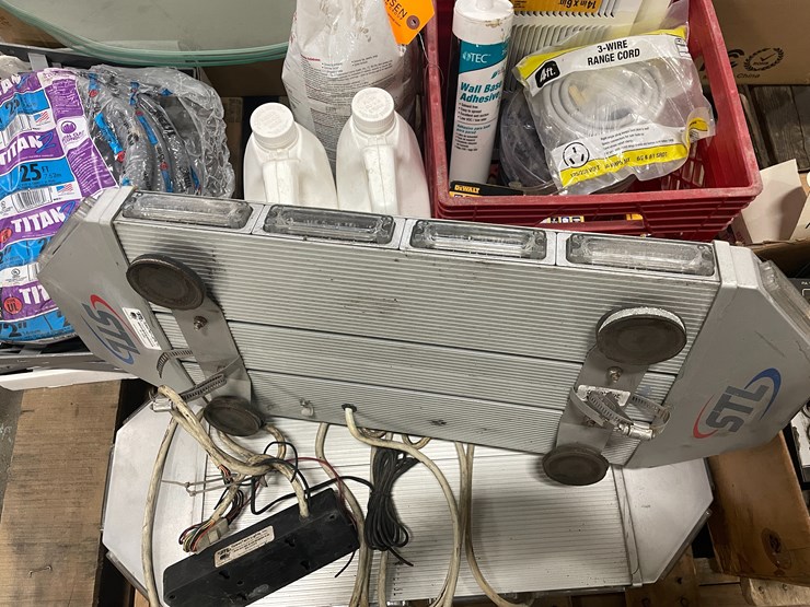 #7657-•-assorted-shop-items-and-supplies-image-5