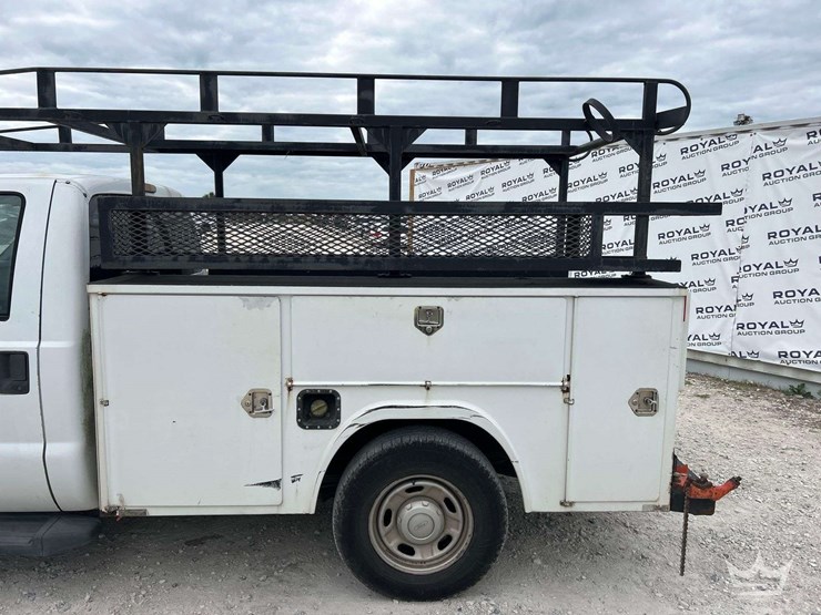 2011-ford-f250-image-23