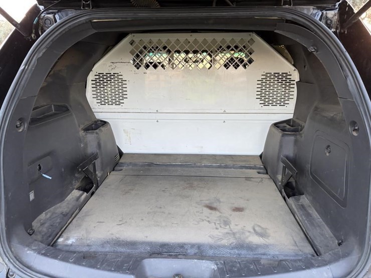 2015-ford-explorer-image-11