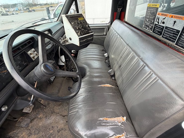 1994-ford-f700-image-13