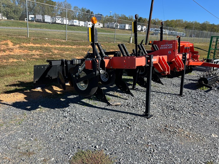 2021-white-251-image-1