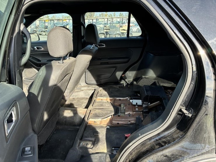 2018-ford-explorer-image-11