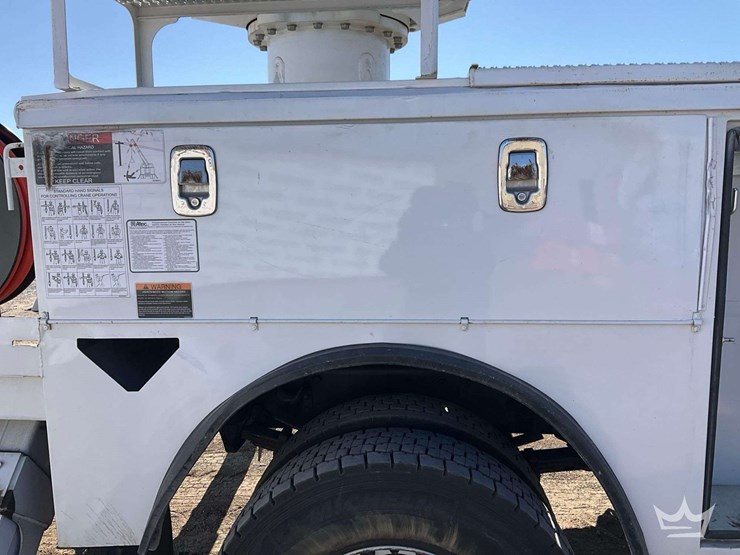 2024-freightliner-m2-106-image-34