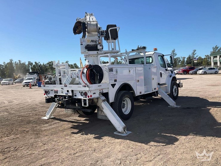 2024-freightliner-m2-106-image-4