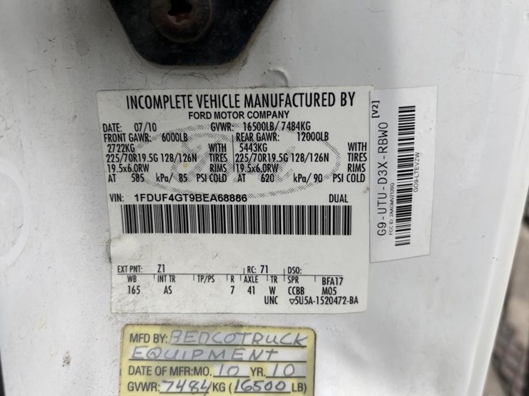 2011-ford-f450-image-17