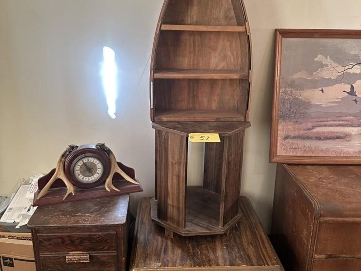 wooden-dressers-&-displays-image-1