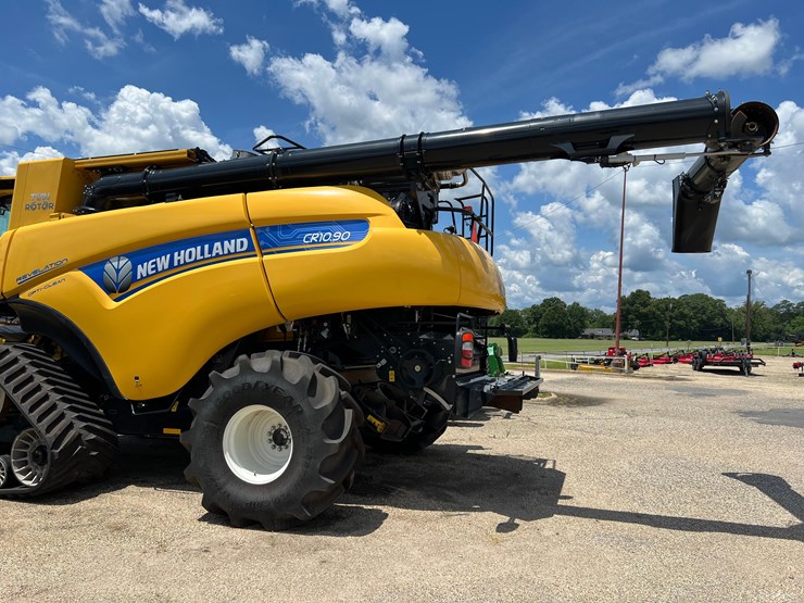 2023-new-holland-cr10.90-image-9
