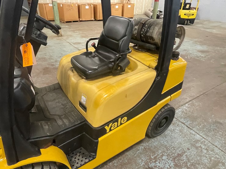 #176-•-2011-yale-propane-forklift-image-16