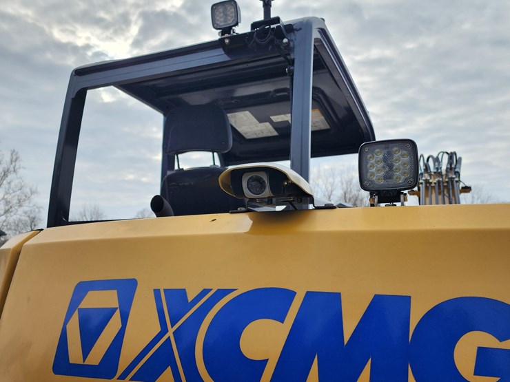 #113-•-2023-xcmg-xe-800-excavator-image-5