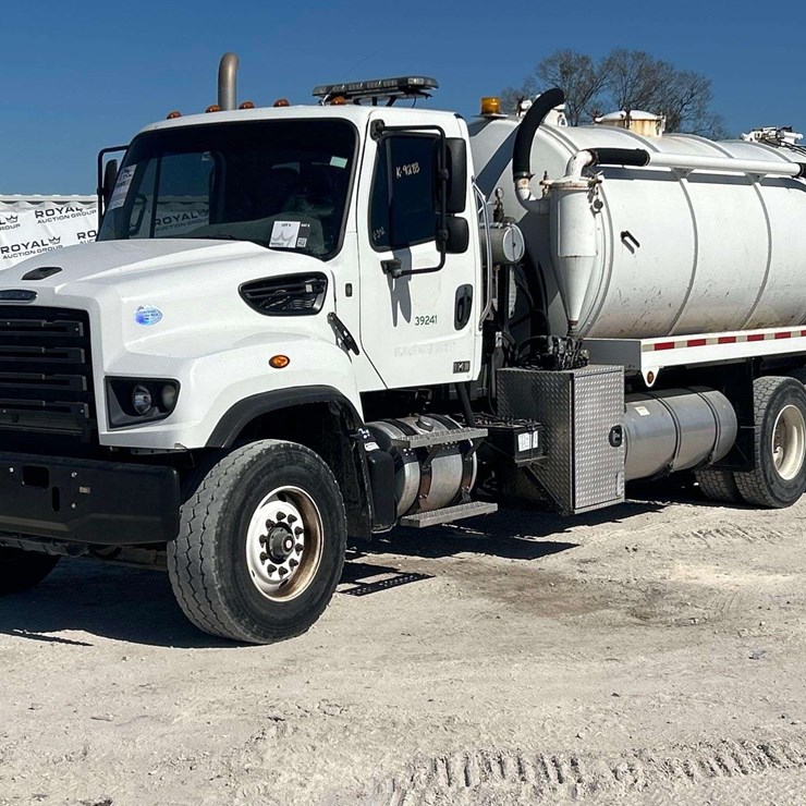 2016 FREIGHTLINER 114SD