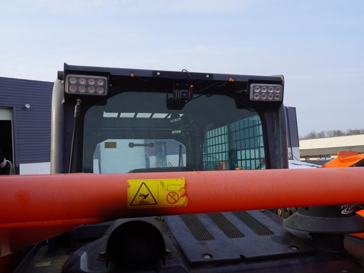 2017-kubota-3800-image-44