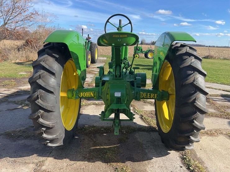 john-deere-model-b-image-4