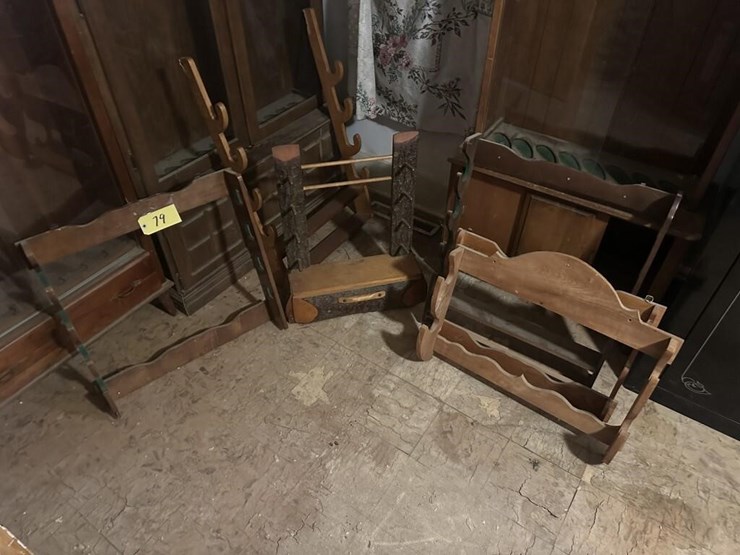 wooden-gun-rack-displays-image-1