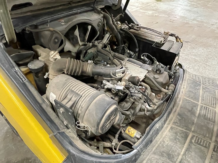 #168-•-2015-komatsu-25-propane-forklift-image-38