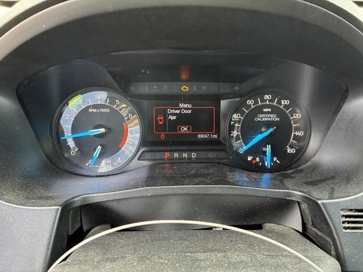 2018-ford-explorer-image-16