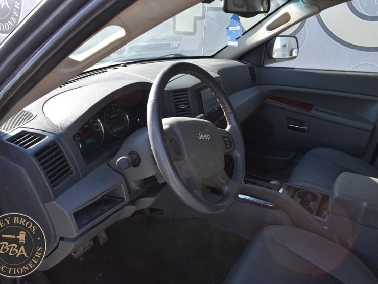 2005-jeep-grand-cherokee-limited-image-21