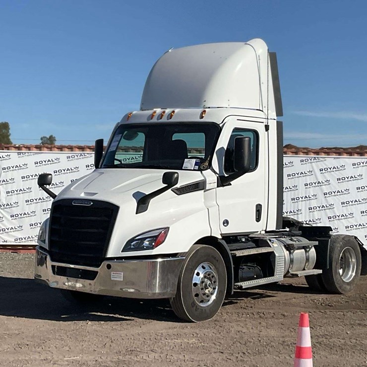 2023 FREIGHTLINER CASCADIA 116