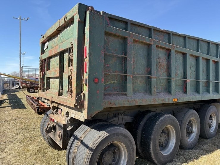 1990-white-gmc-autocar-dump-truck-image-7