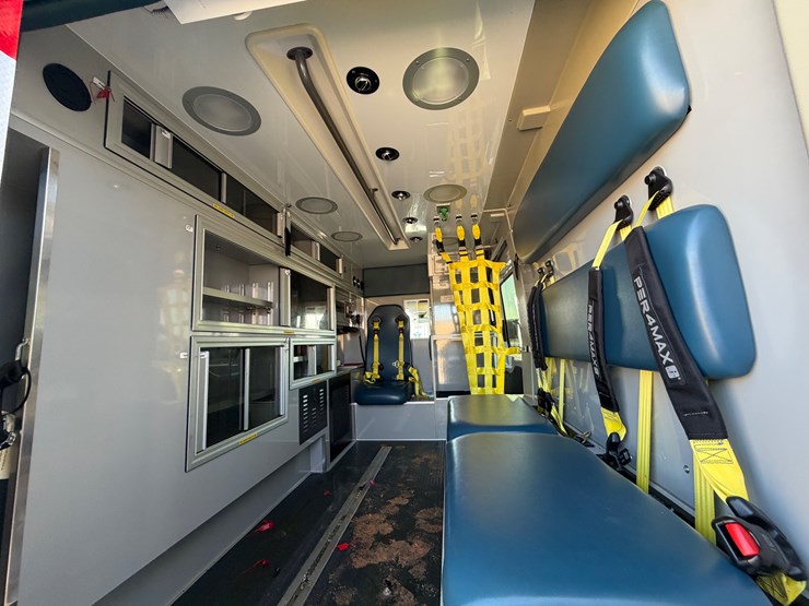 2019-ford-transit-image-11