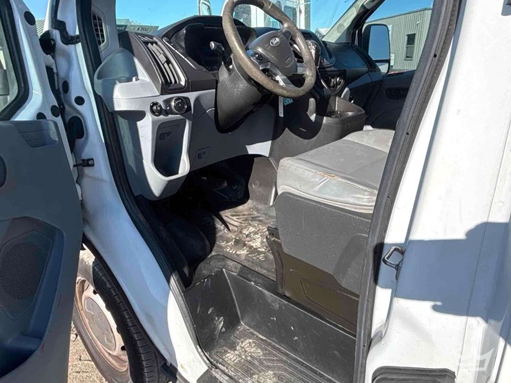 2016-ford-transit-image-11