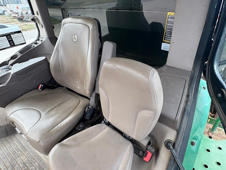 2019-john-deere-r-image-11