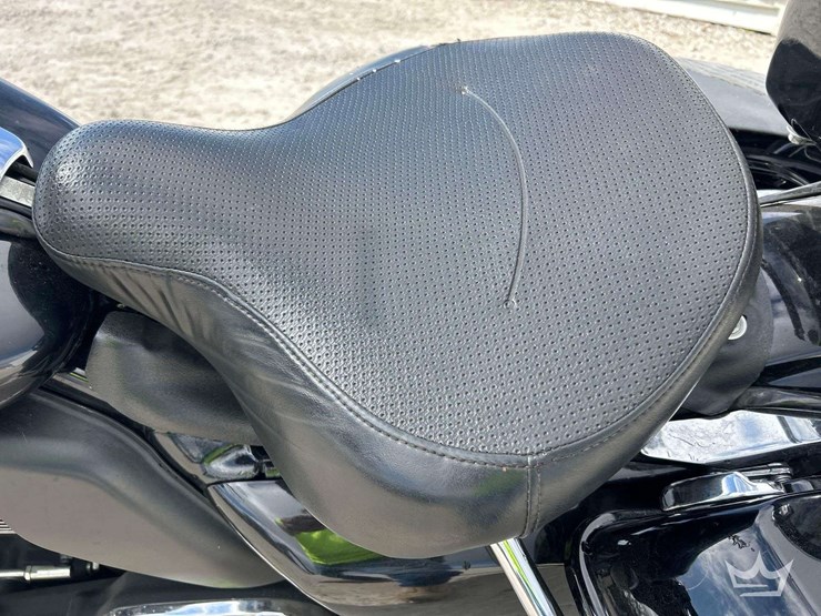 2021-harley-davidson-flhp-road-king-motorcycle-image-22