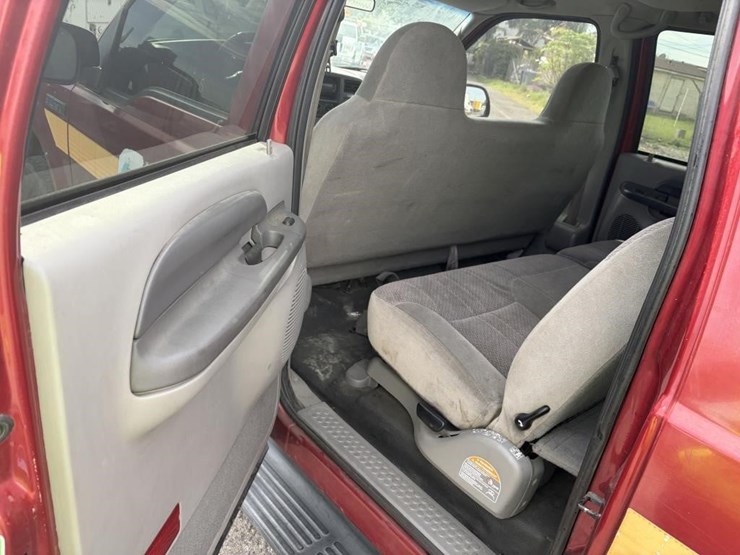 2000-ford-excursion-image-12