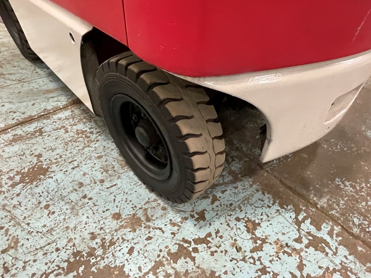 #184-•-toyota-9-runner-electric-forklift-image-24