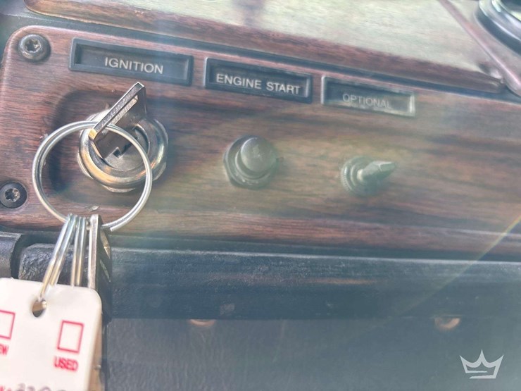 2001-freightliner-fld120-image-45