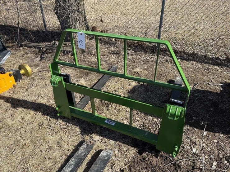 new-kivel-48"-universal-attach-pallet-forks-image-1