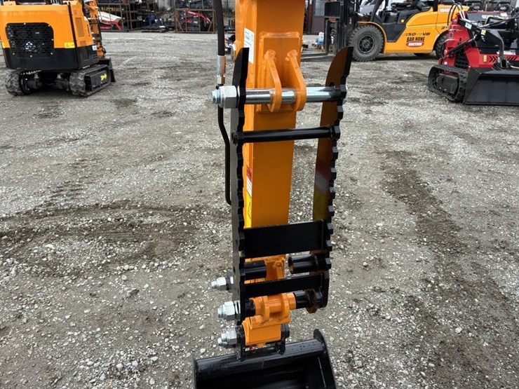 2026-vicsec-v15-hydraulic-excavator-image-10