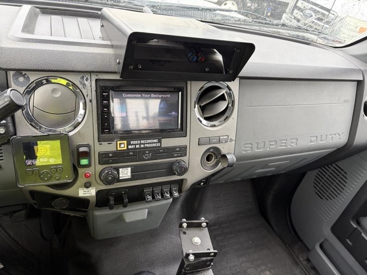 2016-ford-f550-image-15