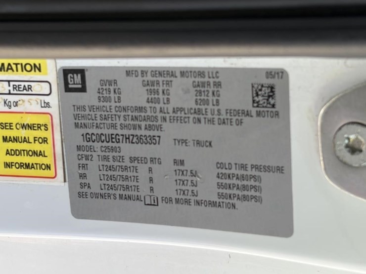 2017-chevrolet-2500-image-36