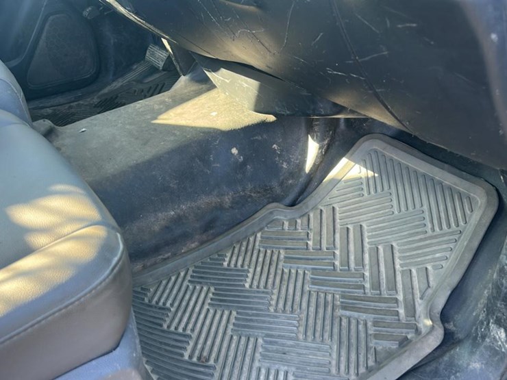 2017-chevrolet-silverado-3500hd-image-38