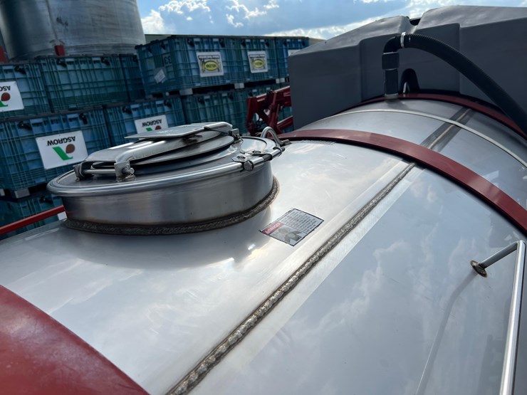 case-610-sprayer-system-2000-gallons-image-79