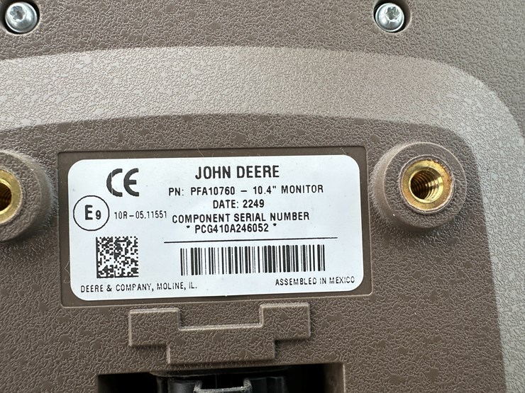 john-deere-10-image-3