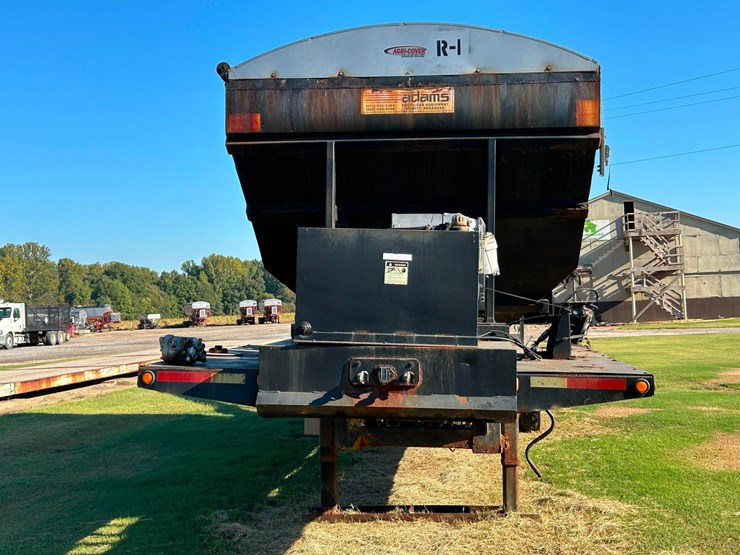 2011-magnolia-trailer-image-2